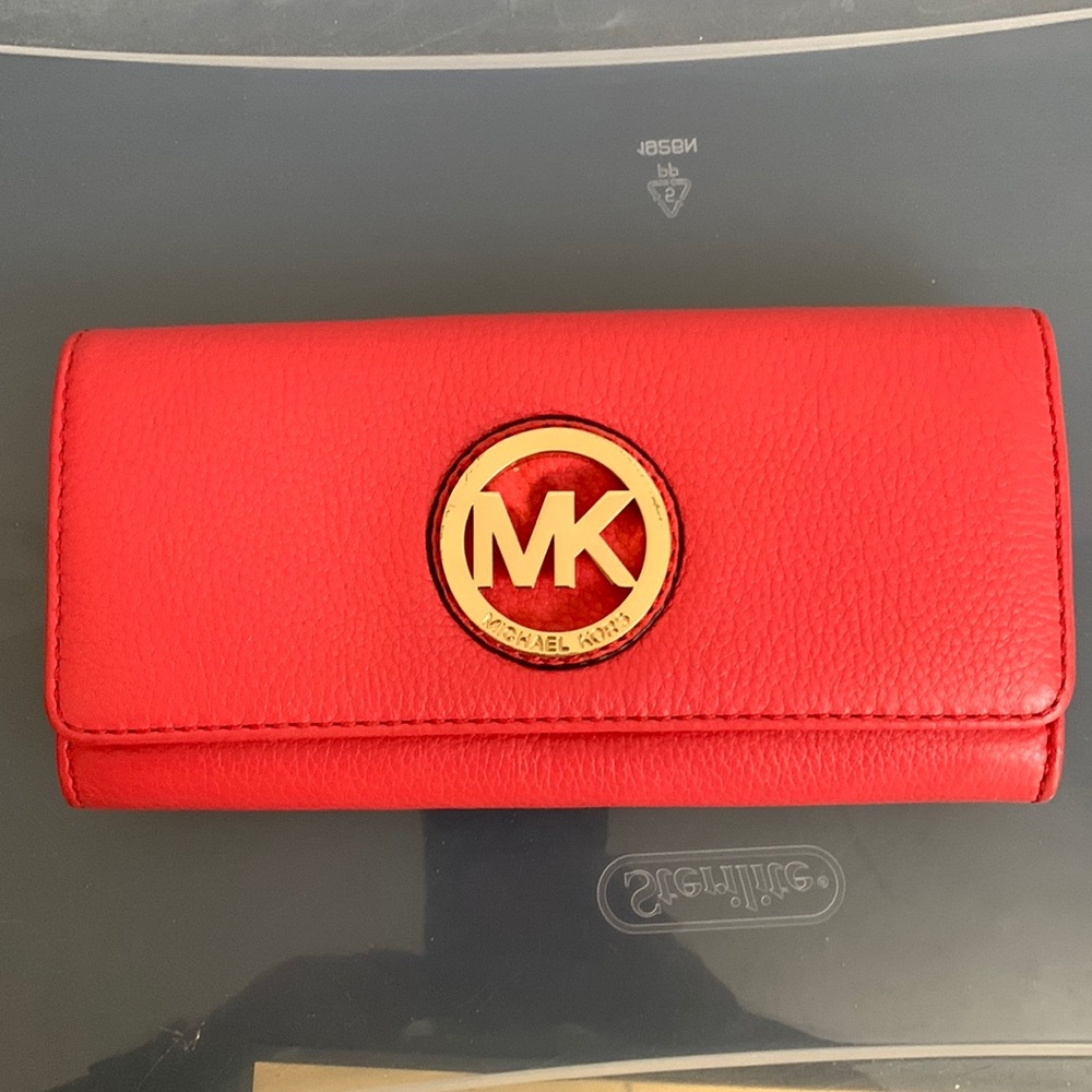 Coral Michael Kors wallet